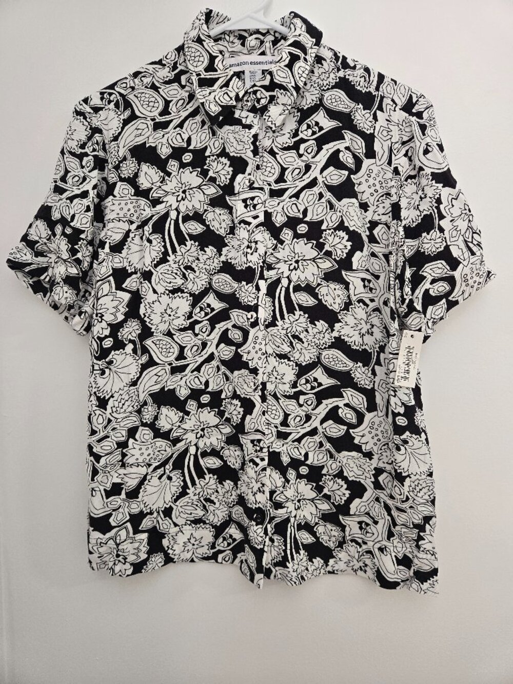 Women’s Floral Black & White Twill Button-Down Short Sleeve Shirt-Size XXS